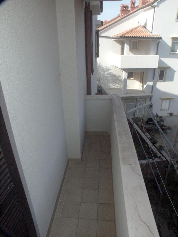Apartments With A Parking Space Mali Losinj Exterior photo